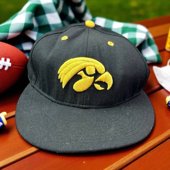 Nike 643 University Of Iowa Hawkeyes Adult 7 1/8 Black 100% Wool Baseball Cap - Picture 1 of 7